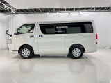 スライドドア開口部が広く荷物の出し入れがスムーズにできます。