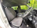 運転席シート廻りは使用感も少なく、良好な状態となっています。丁寧に使われていたことがよくわかりますね