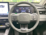 インテリアに合わせたデザインのステアリングは、運転される方のことも考え、運転しやすい形状、大きさです。是非一度、実際に触ってお確かめください。