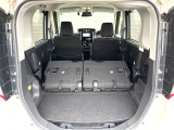 普段のお買い物や通勤、送迎等に十分な荷室スペースを確保しております。セカンドシートを倒すと、大きな荷物の積載も可能です♪