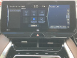 お気に入りの音楽を最高の音質で。多彩な接続方法に対応し、様々な音源を楽しめます。ドライブ中のエンターテインメントに。