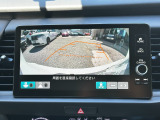 後方確認はオマカセのリアカメラ付です。雨天時や夜間のバック駐車時などで特に視界の安全確認に役立ちます。