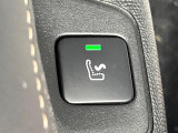 ●フロントシートヒーティング:運転席・助手席共に三段階で調節が可能なシートヒーターを装備しております。季節を問わず快適にご使用いただけます。
