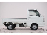県内13店舗にて常時500台以上ダイハツ車を展示中です。見て、触って、納得のいく一台をぜひ見つけてください。
