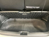 【ラゲッジルーム】実用性に優れた二段式ラゲッジル-ムでお荷物を別々に収納が可能♪♪