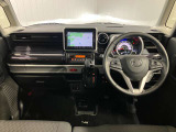 運転席からの視界が左右に広く隅々まではっきりと見渡せます。車の前端も把握しやすく安心して運転できます!