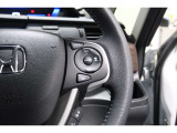 Hondaセンシングの機能のひとつ、アダプティブクルーズコントロール付!アクセルから足を離しても設定したスピードと前車との車間を保ち走行してくれます!車線維持もアシスト☆高速道路で疲労軽減ですね☆