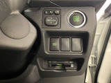 ETC2.0は従来のETCシステムに加えて、渋滞回避や安全運転支援などの運転支援サービスが受けられる次世代システムです。