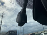 万が一の時に録画をして、映像として残しておける、2カメラドライブレコーダーを装備しています。