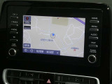 【7インチ純正ナビ】純正ナビを装備。タッチパネル式で使いやすく、詳細地図により目的地をピンポイントで設定できます。初めての道でも迷いにくく、ロングドライブも快適ですよ♪