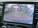 【バックカメラ】駐車時に後方がリアルタイム映像で確認できます。大型商業施設や立体駐車場での駐車時や、夜間のバック時に大活躍!運転スキルに関わらず、今や必須となった装備のひとつです!