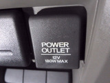 12V電源ソケットを設置しております。周辺機器の充電にご利用頂けます。
