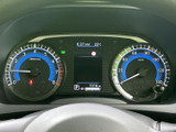 視認性の高いメーター類が、運転に必要な情報を的確に伝えます。洗練された表示デザインで、上質な空間を演出し、落ち着いた運転をサポートします。