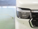 LEDヘッドライトは、点灯の瞬間から光量を発揮し、突然暗くなるトンネルなどでの安定感を高めます。