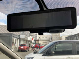 ルームミラーをミラーモード、モニターモードに切り替えができるスマートルームミラーとなります!アラウンドビューモニターの表示といった機能もあり、より周囲の確認がしやすくなる装備となっております。