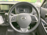 【純正革巻きステアリング】上質な革を使用することで、手にしっかり馴染みとても運転しやすいハンドルです♪