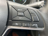 ハンドル操作部 クルーズコントロールスイッチ 速度を設定すると前方の車両を追走してくれるので高速道路での長距離運転時に運転をサポートしてくれます
