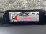 360&deg;ビューモニターを搭載しています。コーナーセンサーと合せてお使いいただくことで、安全、安心にお車の取り回しを行っていただけます