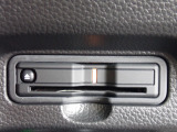 ■【ETC車載器】が装備されています。セットアップをしてお渡しとなり、ETCカードを差し込むだけで高速道路の利用が可能です。