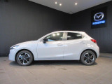世界統一名称の『MAZDA2』となったコンパクト。「Be a Driver」のスローガンのもと、最適なドライビングポジションを提供できる室内空間と思い通りの走行性能を持った、クラスを超えたお車です!