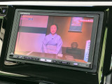 停車中にテレビや映像を楽しめます。休憩時間などに、リラックスした時間を過ごせるのが魅力です。