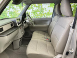 運転しやすいように配置された操作系は、直感的に操作できます。快適な運転をサポートする空間です。
