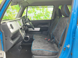 運転席からの視界は広く、運転操作もスムーズ。安全運転をサポートする、快適な空間です。