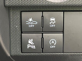 【スマートアシスト】走行中に前方の車両等を認識し、衝突しそうな時は警報とブレーキで衝突回避と被害軽減をアシスト。より安全にドライブをお楽しみいただけます。