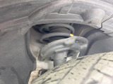 お車を安心してお乗りいただく為には、足回りの定期点検が欠かせません。サービスサポート(有償保証)では無料点検もご提供しており、安心のカーライフをお過ごしいただけるサポート体制が整っています。