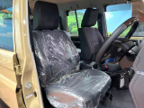 運転席シート廻りは使用感も少なく、良好な状態となっています。丁寧に使われていたことがよくわかりますね。