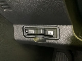 ハンドルの左下にETCがついています。高速道路の料金所の通過も楽々です。 カードの取り出しもしやすい場所についています。