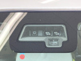 【スマートブレーキサポート】走行中に前方の車両等を認識し、衝突しそうな時は警報とブレーキで衝突回避と被害軽減をアシスト。より安全にドライブをお楽しみいただけます。