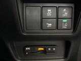 有料道路のレーン通過に便利なETC車載器を装着しています。ご利用にはセットアップが必要となります。