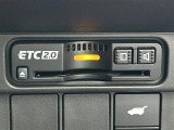 【ETC2.0(DSRC)】ETCカードを挿入すれば料金所はノンストップで通過できます。ETC限定の割引や、高速道路の情報提供サービスを利用できます。