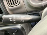 雨天時でもクリアな視界を確保できるワイパーレバー。操作も簡単で、運転状況に合わせて細かく調整できます。ミスト機能も搭載されています。