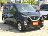 新車と同様の保証(有料)がつけられます。また各地域の店舗に最新の大型整備工場とプロメカニックが常駐しておりアフターメンテナンスもお任せください。