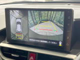 【パノラミックビューモニター】専用のカメラにより、上から見下ろしたような視点で360度クルマの周囲を確認することができます☆死角部分も確認しやすく、狭い場所での切り返しや駐車もスムーズに行えます。
