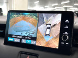 【マルチビューカメラシステム】専用のカメラにより、上から見下ろしたような視点で360度クルマの周囲を確認することができます☆死角部分も確認しやすく、狭い場所での切り返しや駐車もスムーズに行えます。
