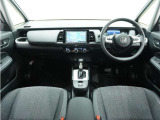 ◆インテリアパネル◆視界広々で非常に運転しやすくロングドライブでも疲れを感じさせないすっきりとまとまったインパネ周りです。