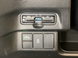 Hondaセンシング用の、VSA(ABS+TCS+横滑り抑制)解除スイッチなどはハンドルの左下に装備しています。その上にETCがついています。高速道路の料金所の通過も楽々です。