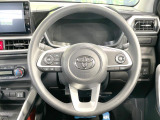 【ステアリングスイッチ】運転中、前方から目線をそらすことなく、オーディオ等の操作が可能な便利機能!安心&快適なドライブを演出してくれます♪