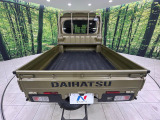 積み下ろしのしやすいデッキにはたっぷりと荷物を積み込んでいただけます。遊びから仕事まで、様々なシーンで頼れます♪