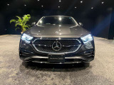 メルセデス・ベンツ八王子の最新のショールームには、大型モニターがあり最先端のメルセデス・ベンツをご体感頂けます!屋内展示場のため、天候の悪い日でも、ごゆっくりとお車をご覧頂ける店舗でございます!
