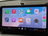 【アップルカープレイ】iPhoneがBMW車両とワイヤレスで接続されます。Apple CarPlayでは、オーディオストリーミングやメッセージングアプリがディスプレイに表示されます。