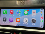 【アップルカープレイ】iPhoneがBMW車両とワイヤレスで接続されます。Apple CarPlayでは、オーディオストリーミングやメッセージングアプリがディスプレイに表示されます。