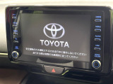 【ディスプレイオーディオ】お手持ちのスマートフォンとの連携で、ナビや音楽再生など各種アプリを使用可能。スマホに近い感覚でお使いいただけます♪