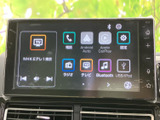 様々な情報を表示できるモニター画面。車両の状態や、周辺の状況を把握し、安全なドライブをサポートします。