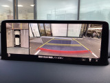 狭い場所での駐車やすれ違いなどでより的確な運転操作に役立つ360&deg;ビューモニターが装備されています。