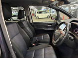運転席、助手席です。クリーニング済みで綺麗になっております。