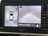 【アラウンドビューモニター】車を上から見下ろしているかのような映像で周囲の状況がひと目で確認、狭い駐車場に駐車するときも安心です♪